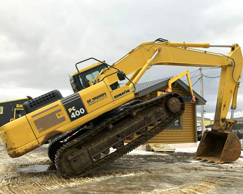 KOMATSU PC400-7