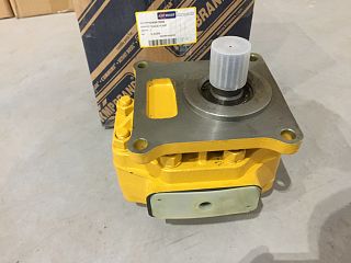 07438-72202: Насос трансмиссии D355A 07438-72902